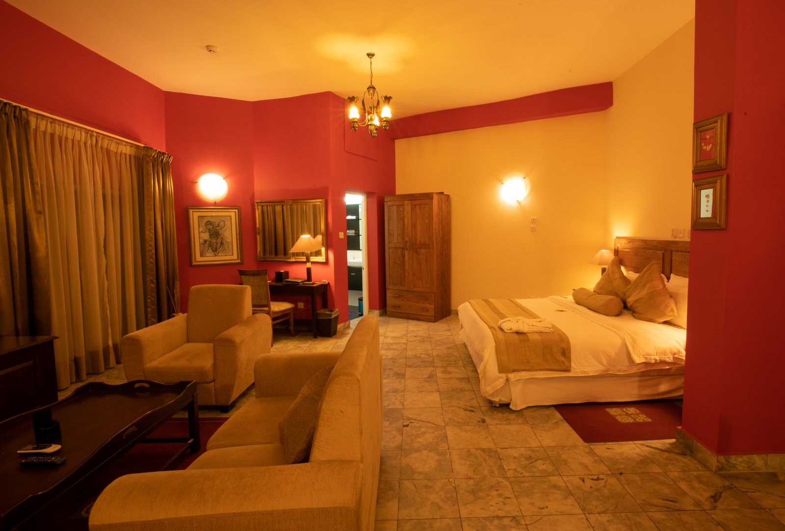 La-Palm Royal Beach Hotel