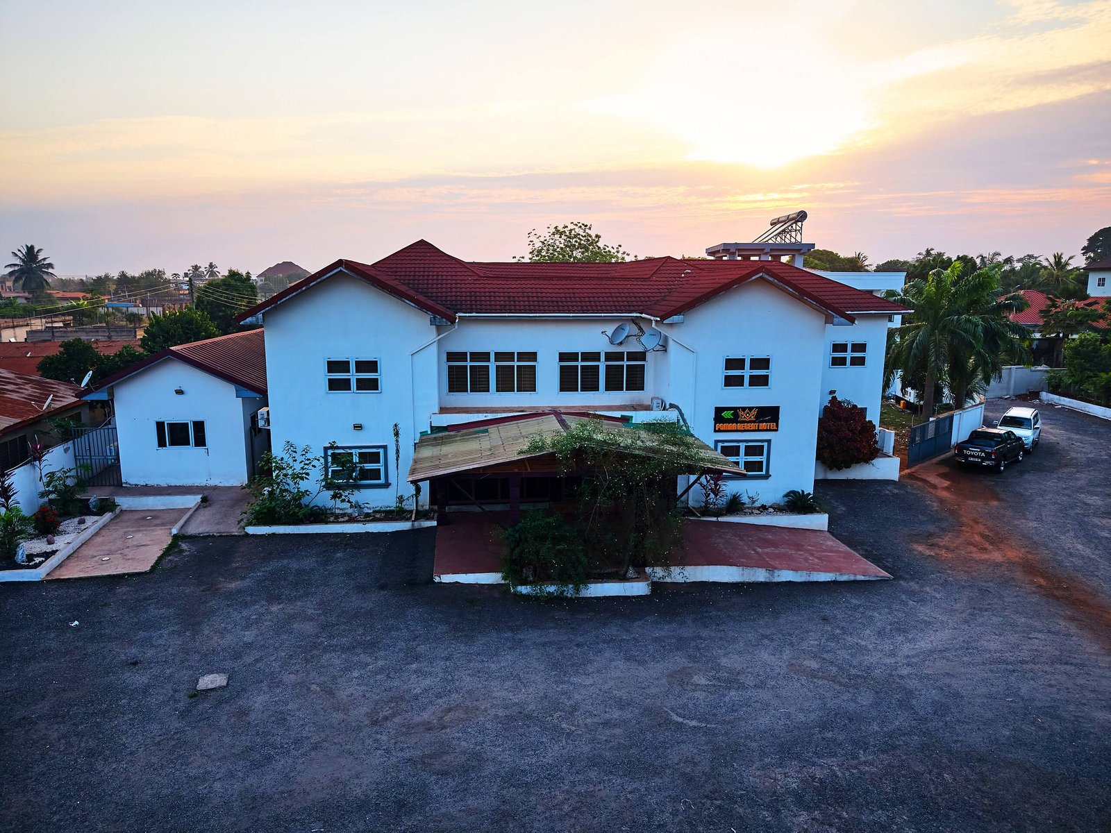Pomaa Regent Hotel