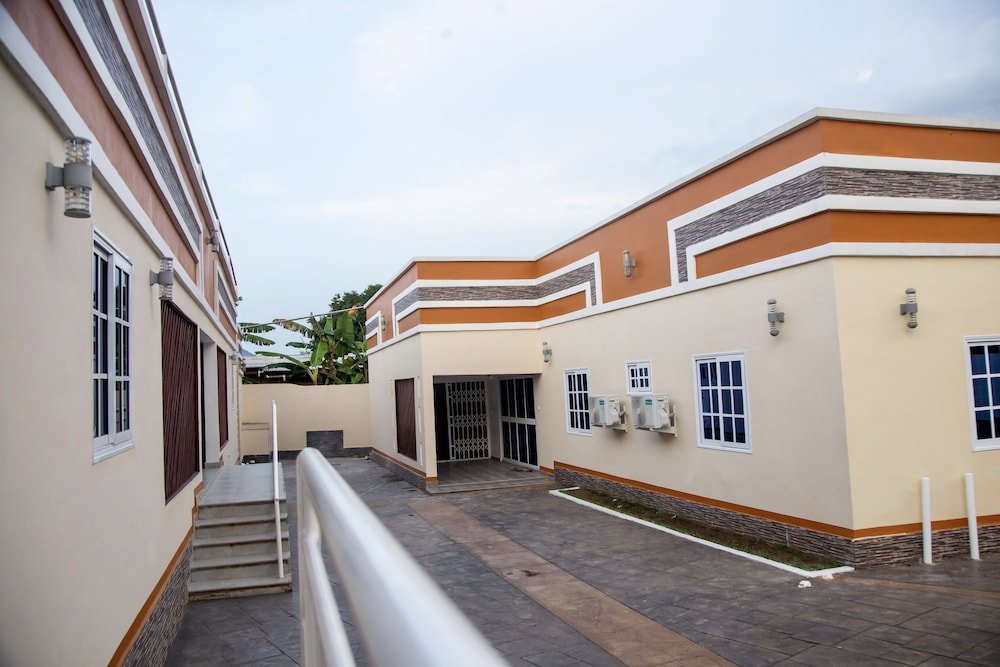 Nana Adu Guest House