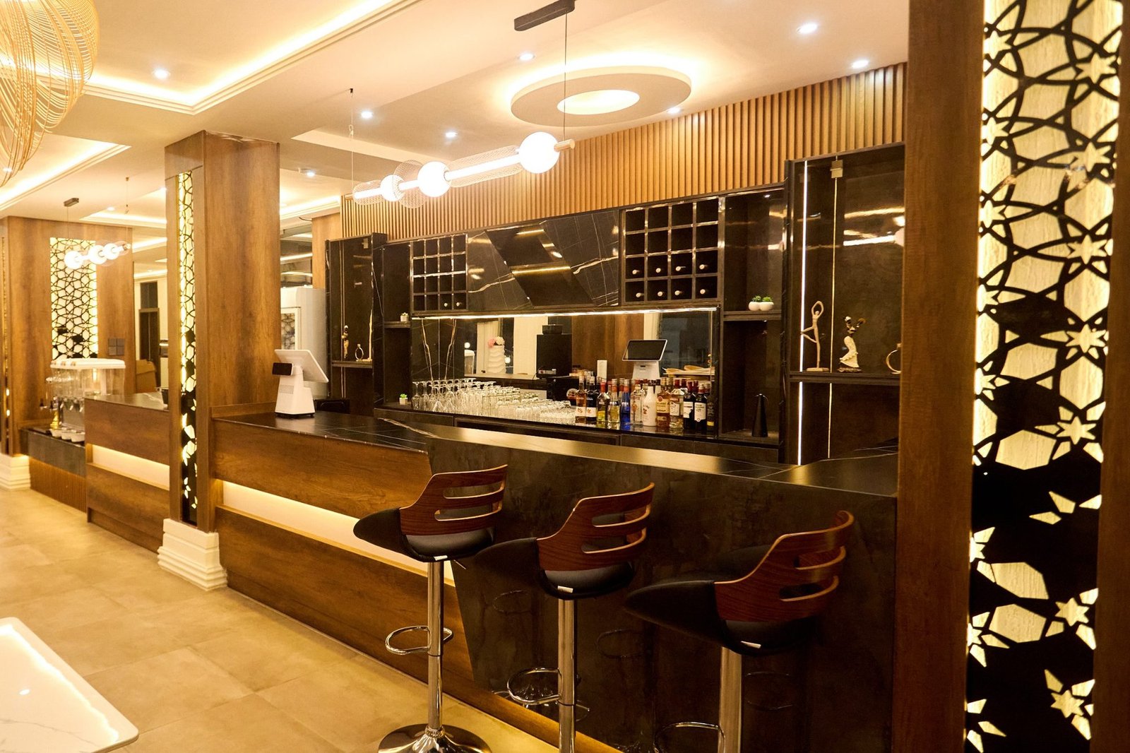 Abram Hills Hotel