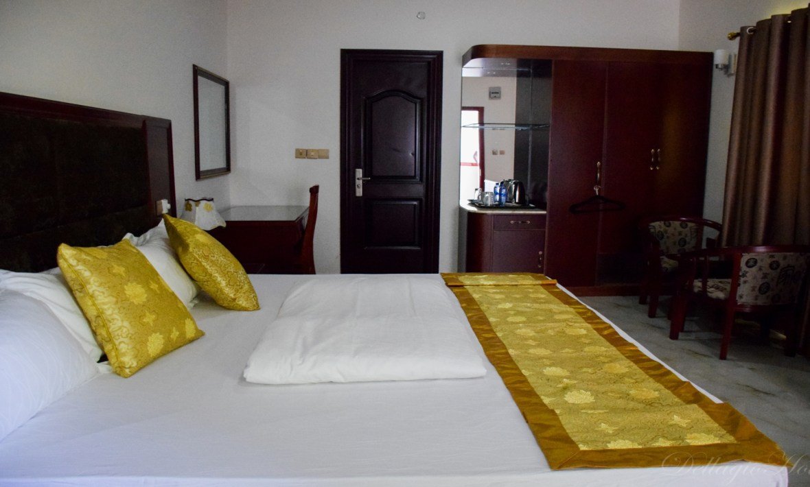 Nuoyong Empire Hotel