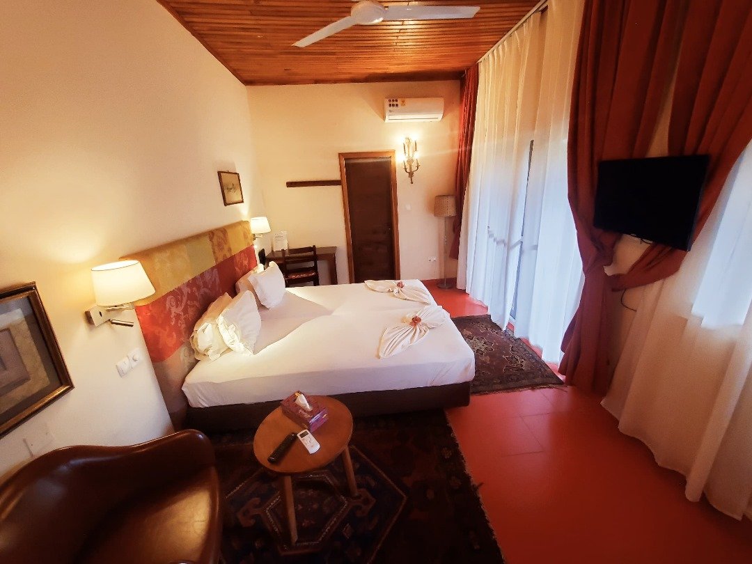 Golden Hill Parker Hotel