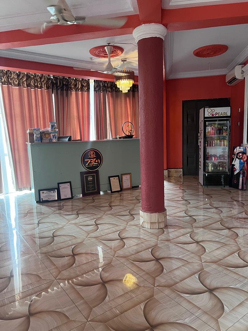 Hotel 734