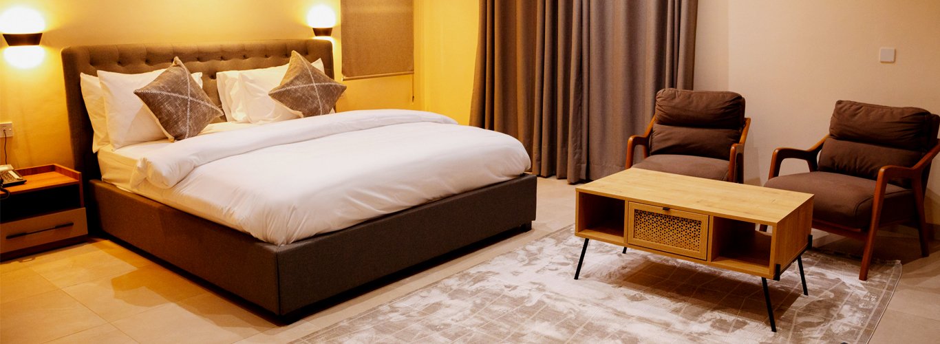 Momo's Hotel