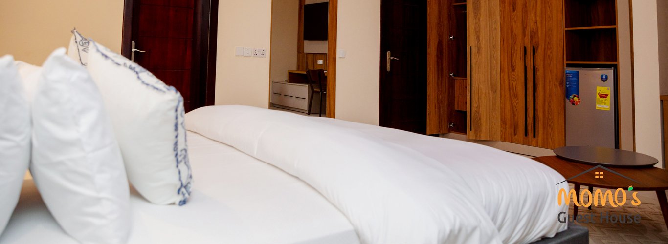 Momo's Hotel