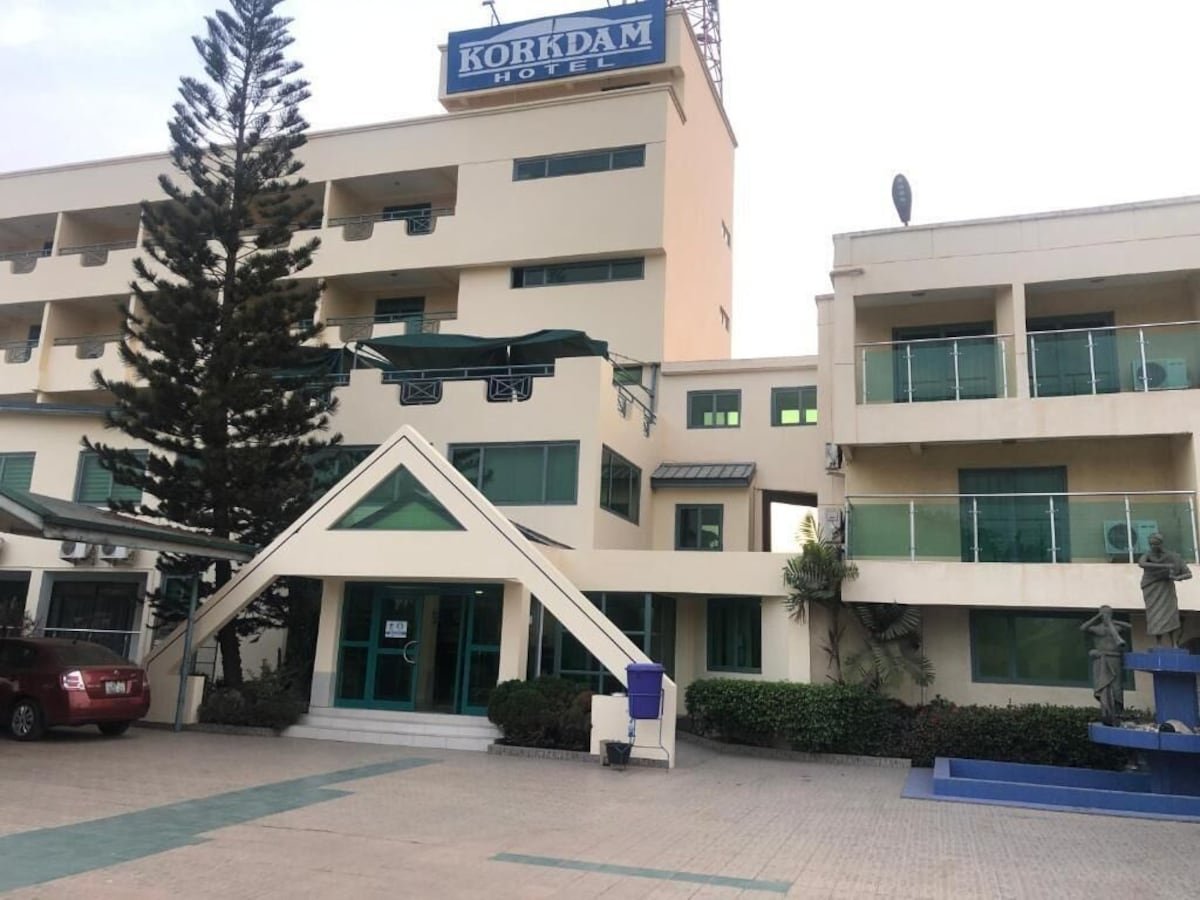 Korkdam hotel