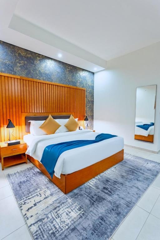 Alisa Hotel Tema